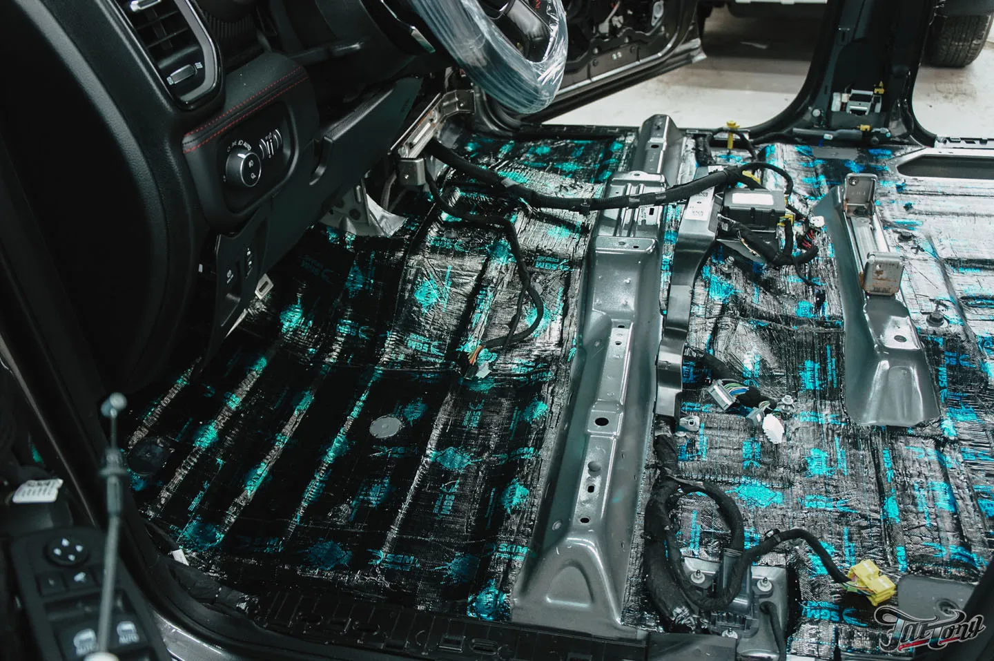Усовершенствовали еще один RAM TRX, часть 1: комплексная шумоизоляция и новая акустическая система